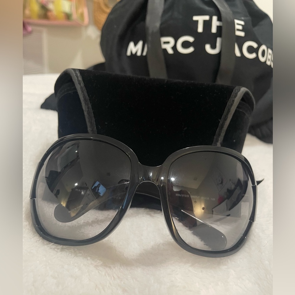 MARC JACOBS SUNGLASSES